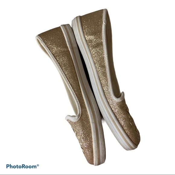 COPY - ✨✨GOLD METALLIC SLIP-ONS✨✨ - Picture 4 of 7